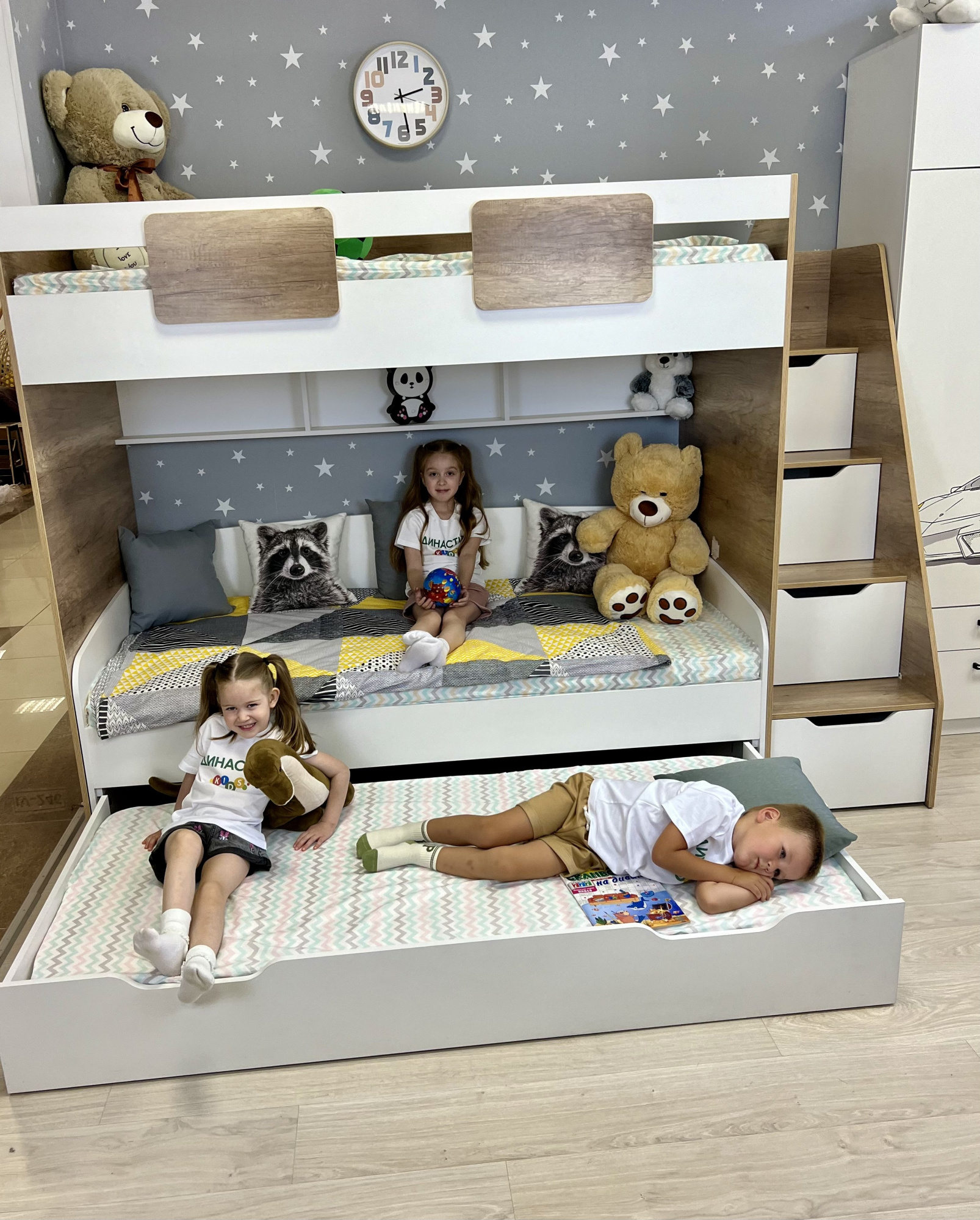 Преимущества и недостатки двухъярусных кроватей Преимущества и недостатки двухъярусных кроватей