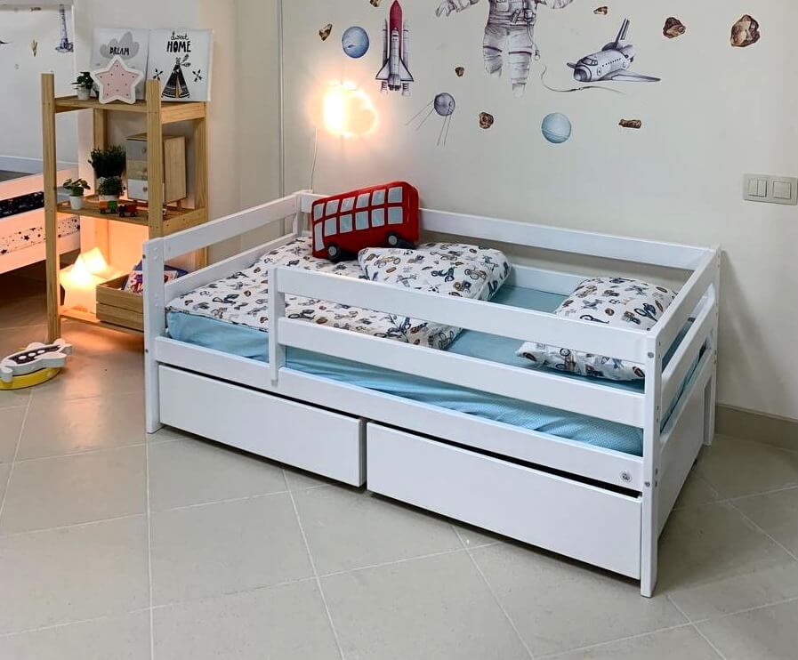 детская кровать из дерева