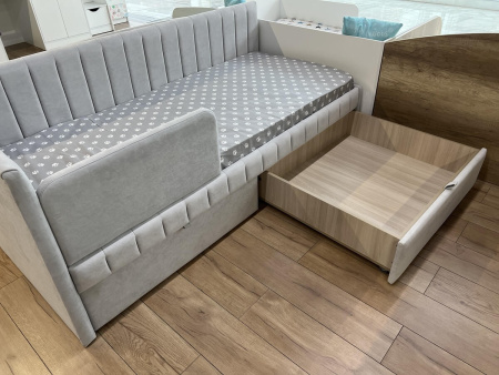 Угловая кровать Слайт Полоса 80х190 (универсальный угол). Велюр Тедди от Династия Kids